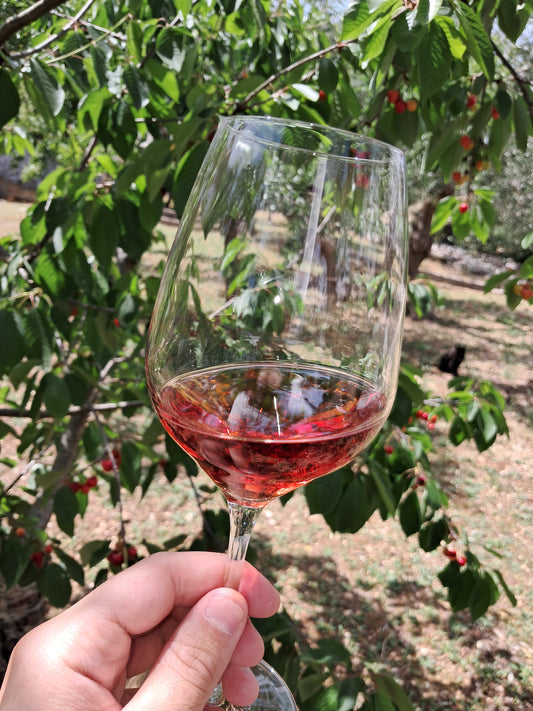 calice di vino rosato