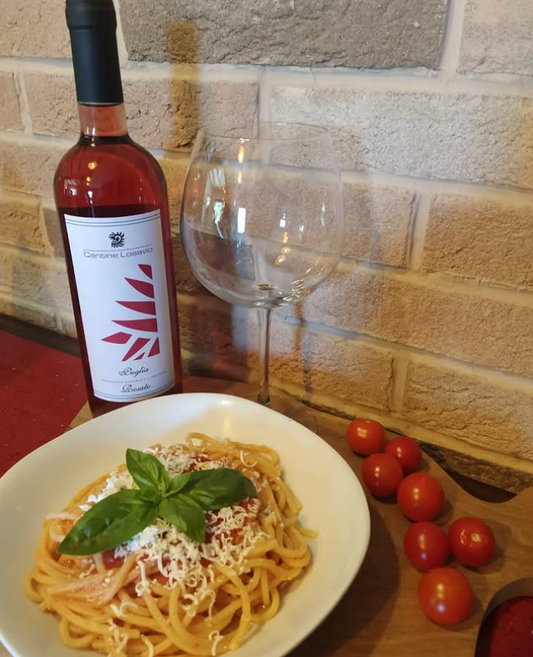 abbinamento cibo vino rosato aglianico pasta sugo e cacioricotta