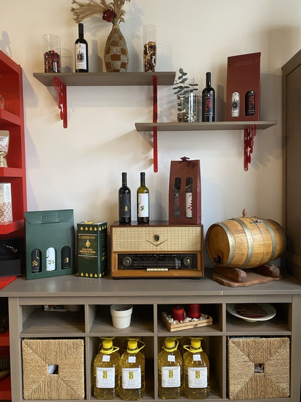 Interno del negozio di Cantine Losavio